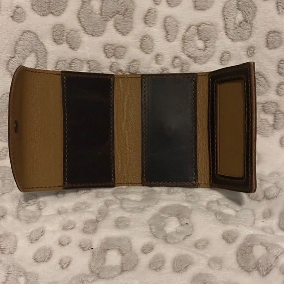 Love 41 Trifold Wallet - Picture 3 of 3